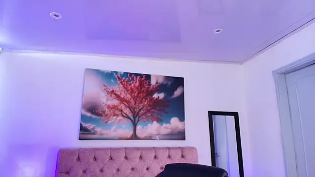 Snapshot of Julianaa_Castro_ chatting on 12/02/25, 01:57 Julianaa Castro online show from 12/02/25, 01:57