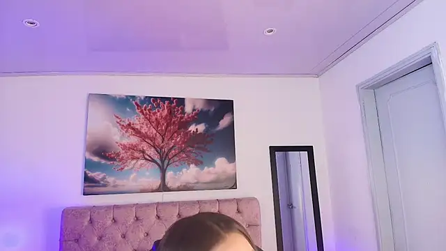 Snapshot of Julianaa_Castro_ chatting on 02/11/26, 11:43 Julianaa Castro online show from 02/11/26, 11:43