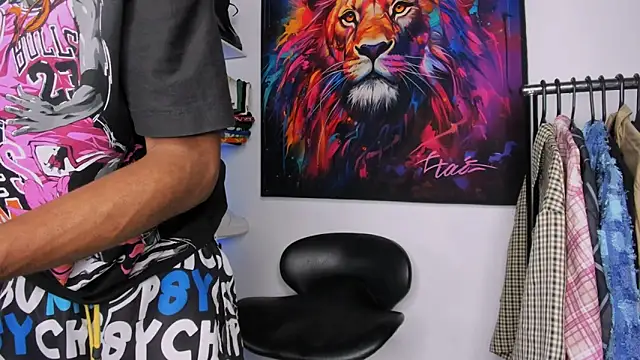 Snapshot of Pantera_black_21 chatting on 11/19/25, 10:10 Pantera black 21 online show from 11/19/25, 10:10