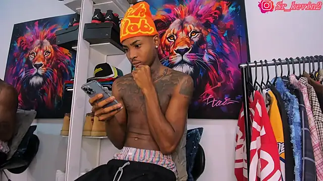 Snapshot of Pantera_black_21 chatting on 10/29/25, 10:25 Pantera black 21 online show from 10/29/25, 10:25