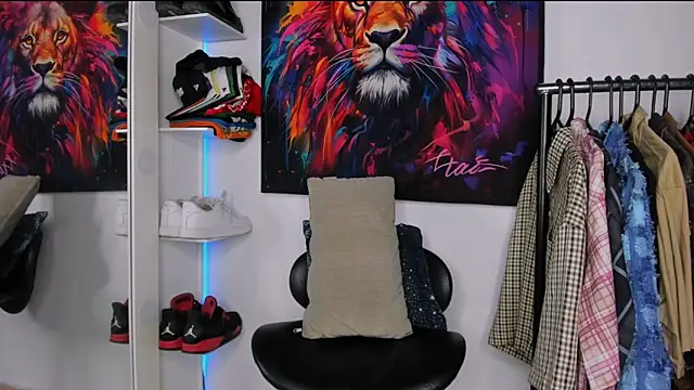 Snapshot of Pantera_black_21 chatting on 11/21/25, 11:20 Pantera black 21 online show from 11/21/25, 11:20