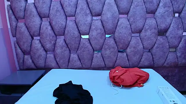 Snapshot of AlaSmith chatting on 02/07/26, 01:35 AlaSmith online show from 02/07/26, 01:35