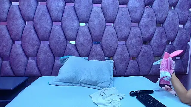 Snapshot of AlaSmith chatting on 02/28/26, 02:55 AlaSmith online show from 02/28/26, 02:55