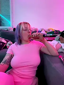 LaskaLeRoomba online show from 12/03/25, 01:54