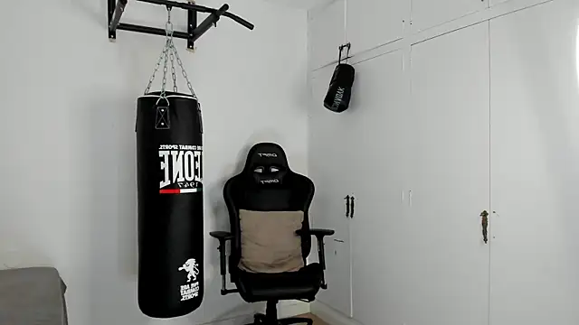 dan01  online show from 11/15/25, 09:02