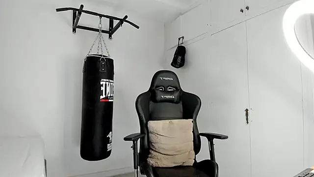 dan01  online show from 11/28/25, 02:06