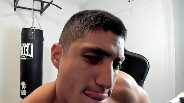 Snapshot of dan01_ chatting on 02/22/26, 02:52 dan01 online show from 02/22/26, 02:52