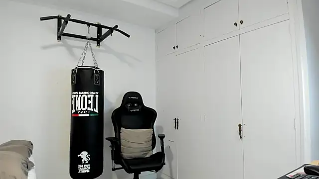 dan01  online show from 12/15/25, 01:39