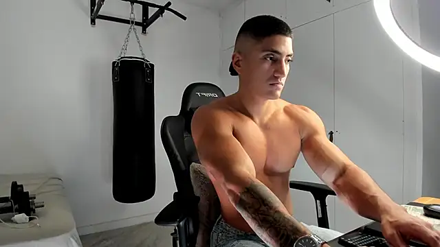 dan01  online show from 11/05/25, 02:20