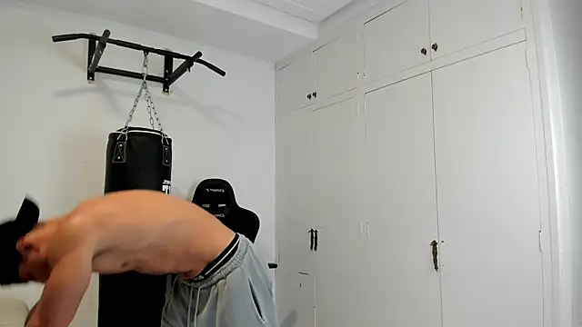 Snapshot of dan01_ chatting on 01/16/26, 08:24 dan01 online show from 01/16/26, 08:24