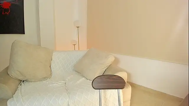 Snapshot of ina__nnaa chatting on 03/20/25, 10:07 ina nnaa online show from 03/20/25, 10:07