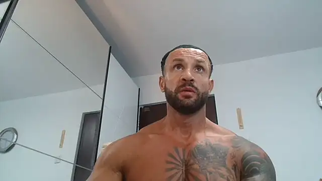 Snapshot of Magnificmuscles89 chatting on 07/06/26, 11:39 Magnificmuscles89 online show from 07/06/26, 11:39