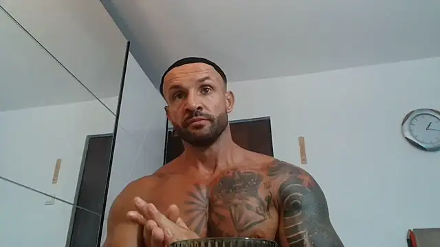 Snapshot of Magnificmuscles89 chatting on 06/30/26, 10:26 Magnificmuscles89 online show from 06/30/26, 10:26