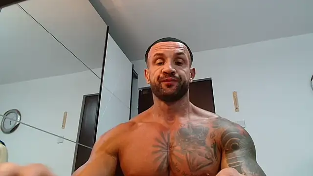 Snapshot of Magnificmuscles89 chatting on 07/10/26, 04:07 Magnificmuscles89 online show from 07/10/26, 04:07