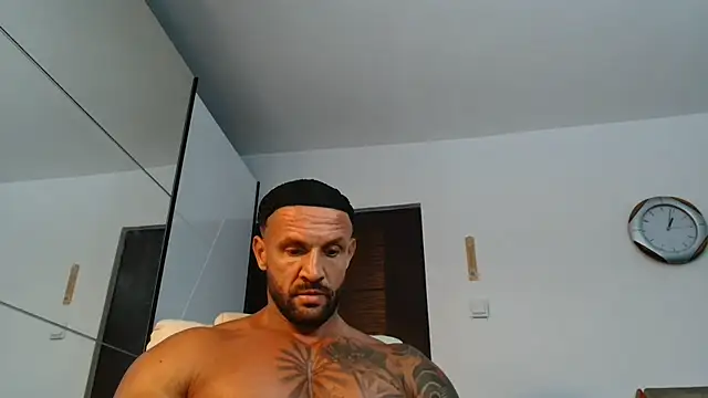 Snapshot of Magnificmuscles89 chatting on 07/02/26, 10:27 Magnificmuscles89 online show from 07/02/26, 10:27