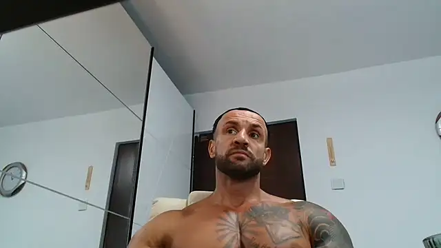 Snapshot of Magnificmuscles89 chatting on 07/09/26, 10:04 Magnificmuscles89 online show from 07/09/26, 10:04