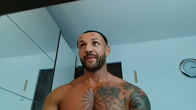 Snapshot of Magnificmuscles89 chatting on 07/03/26, 12:22 Magnificmuscles89 online show from 07/03/26, 12:22