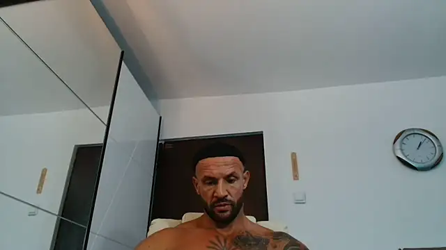 Snapshot of Magnificmuscles89 chatting on 07/01/26, 10:15 Magnificmuscles89 online show from 07/01/26, 10:15