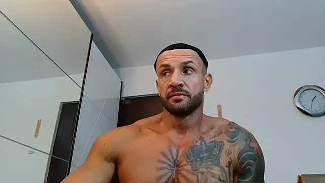 Snapshot of Magnificmuscles89 chatting on 07/11/26, 10:54 Magnificmuscles89 online show from 07/11/26, 10:54