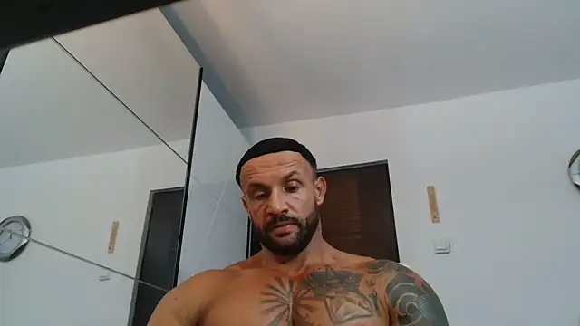 Snapshot of Magnificmuscles89 chatting on 06/29/26, 09:27 Magnificmuscles89 online show from 06/29/26, 09:27