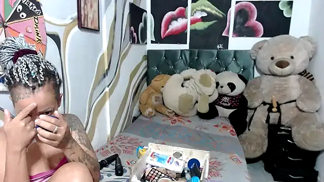 Snapshot of manzanahot9 chatting on 10/29/25, 10:58 manzanahot9 online show from 10/29/25, 10:58