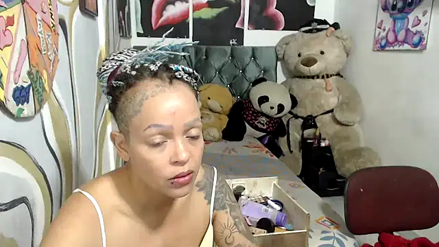 manzanahot9 online show from 11/11/25, 09:48