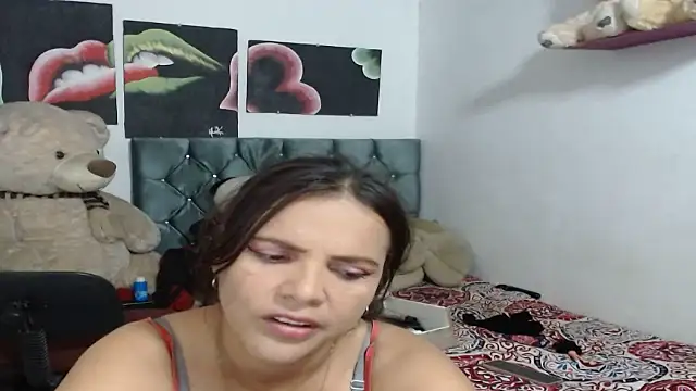 Snapshot of manzanahot9 chatting on 01/19/25, 12:06 manzanahot9 online show from 01/19/25, 12:06