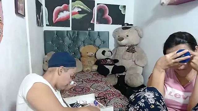 Snapshot of manzanahot9 chatting on 03/15/25, 01:41 manzanahot9 online show from 03/15/25, 01:41