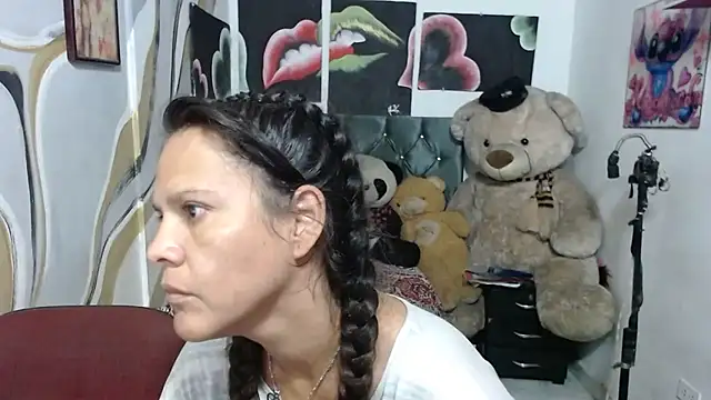 manzanahot9 online show from 04/18/26, 11:12