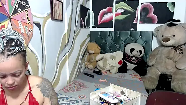 Snapshot of manzanahot9 chatting on 10/23/25, 08:40 manzanahot9 online show from 10/23/25, 08:40