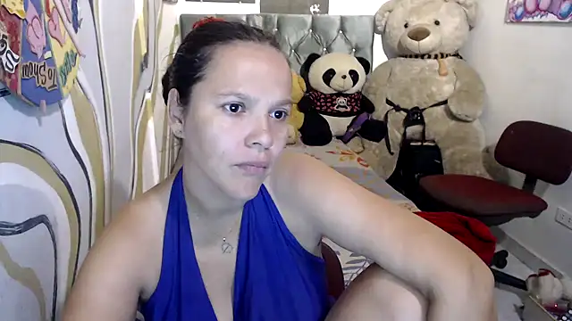 Snapshot of manzanahot9 chatting on 11/10/25, 12:21 manzanahot9 online show from 11/10/25, 12:21