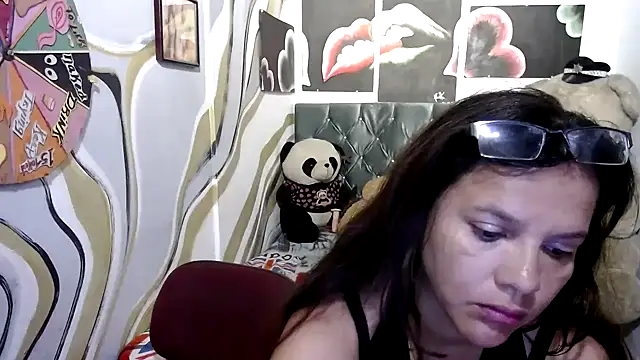 Snapshot of manzanahot9 chatting on 09/26/25, 11:28 manzanahot9 online show from 09/26/25, 11:28