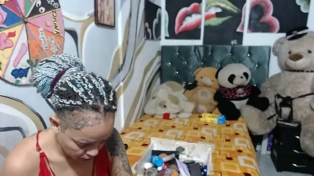 manzanahot9 online show from 11/16/25, 10:31