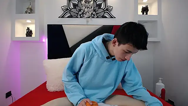 MaikCarver online show from 02/04/25, 04:15