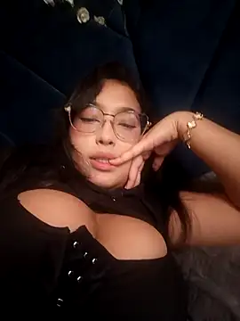 kitty roouse online show from 05/05/26, 04:54