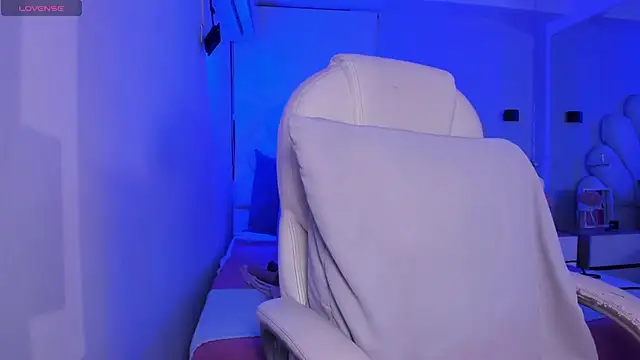 kitty roouse online show from 01/13/26, 03:10