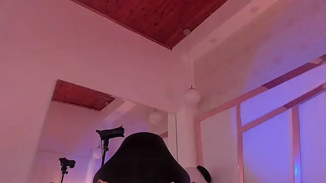 kitty roouse online show from 04/11/26, 07:56