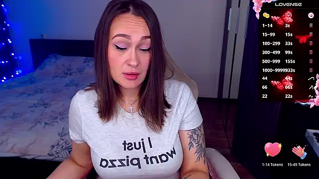 Cutie-Melanie online show from 10/27/25, 09:49