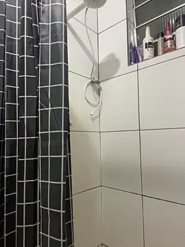 couple shy online show from 12/18/25, 02:27