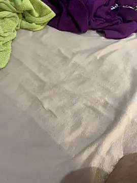 Snapshot of couple_shy chatting on 12/22/25, 02:11 couple shy online show from 12/22/25, 02:11