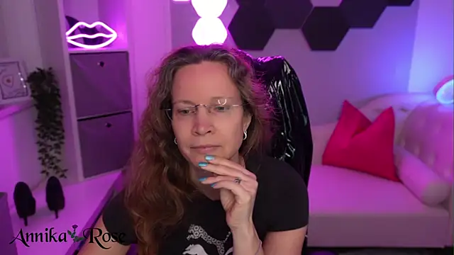 AnnikaRose online show from 02/22/26, 12:29
