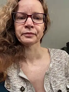 AnnikaRose online show from 04/15/26, 05:46