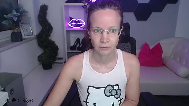 AnnikaRose online show from 02/05/25, 12:27