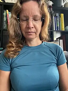 AnnikaRose online show from 10/01/25, 06:18