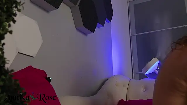 AnnikaRose online show from 03/25/26, 11:31