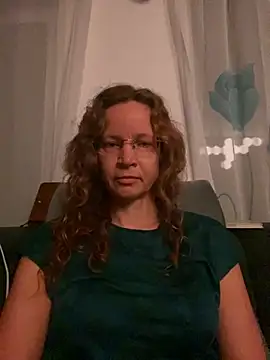 AnnikaRose online show from 11/20/25, 06:47