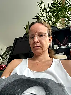 AnnikaRose online show from 09/10/25, 05:50