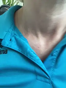 AnnikaRose online show from 02/26/26, 07:30