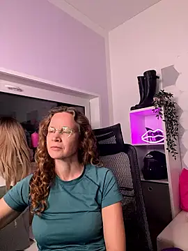 AnnikaRose online show from 01/10/26, 07:53