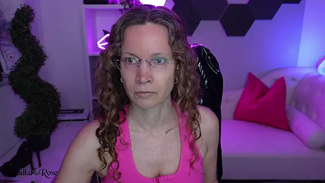 AnnikaRose online show from 02/14/26, 01:00